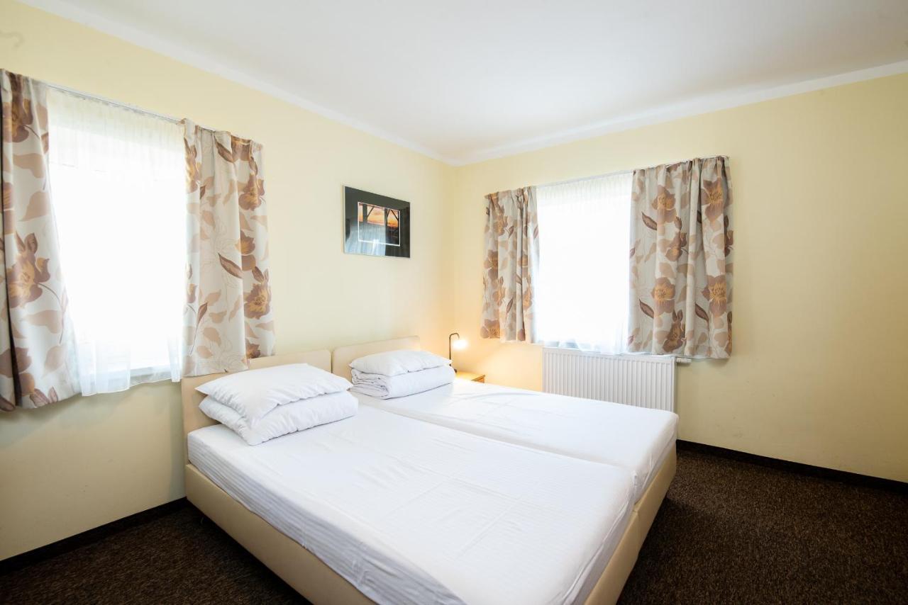 Nad Brzegiem Baltyku Hotel Sarbinowo Buitenkant foto